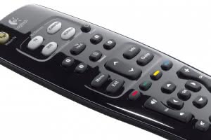 ac-logitech_harmony_300i_-_uniwersalny_pilot_na_kazda_kieszen.jpg