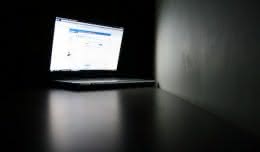 facebook_laptop-580x386