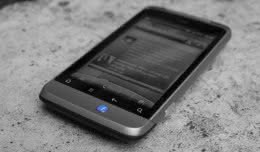 htc_salsa_facebook_phone